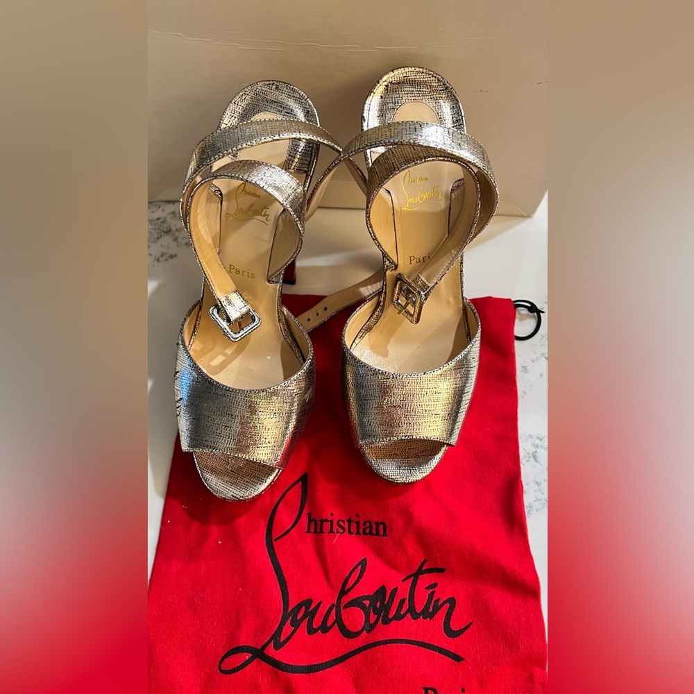 Christian Louboutin, Size 37.5